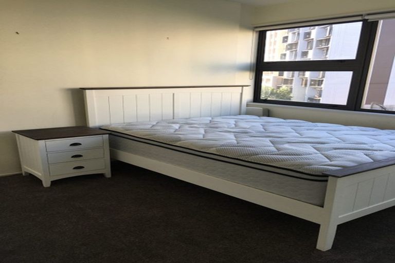 Photo of property in Scene Two Apartments, 805/18 Beach Road, Auckland Central, Auckland, 1010