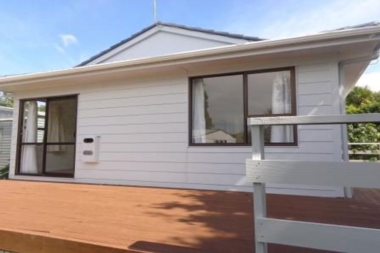 Photo of property in 12 Hamblyn Place, Ranui, Auckland, 0612