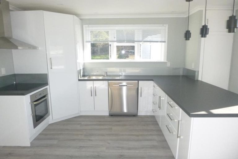 Photo of property in 121 Wellington Road, Wainuiomata, Lower Hutt, 5014
