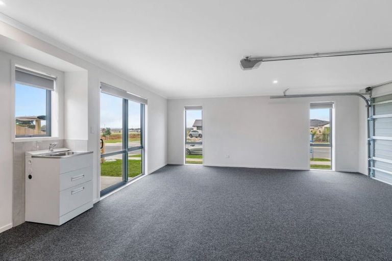 Photo of property in 45 Kaurinui Crescent, One Tree Point, 0118