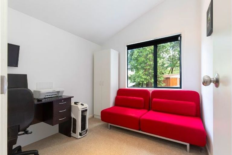 Photo of property in 220 Woodlands Park Road, Titirangi, Auckland, 0604