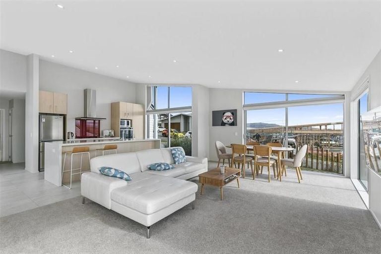 Photo of property in 49 Red Beech Avenue, Woodridge, Wellington, 6037