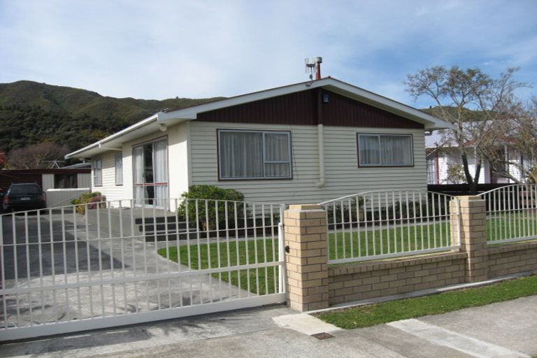 Photo of property in 150 Wise Street, Wainuiomata, Lower Hutt, 5014