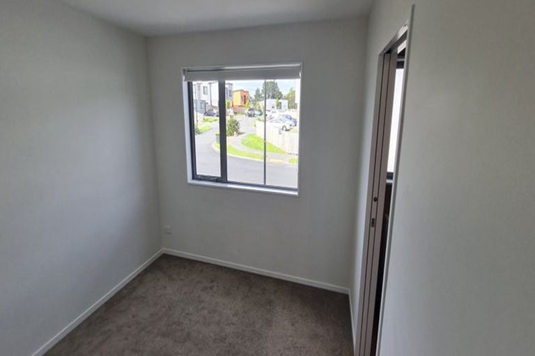 Photo of property in 15a Crestview Rise, Papakura, 2110