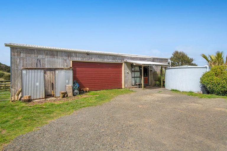Photo of property in 211 Wilson Road, South Head, Helensville, 0874