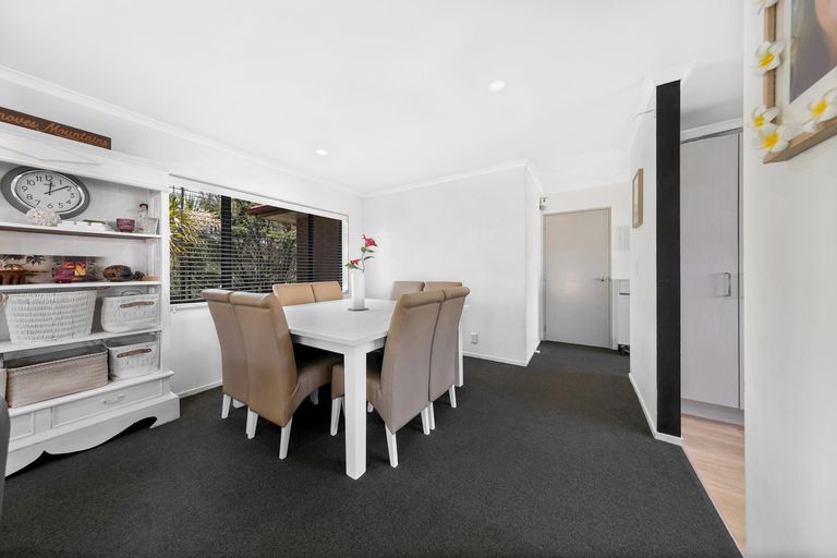 Photo of property in 63 Claverdon Drive, Massey, Auckland, 0614