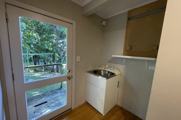 Photo of property in 47 Seaton Road, Murrays Bay, Auckland, 0630