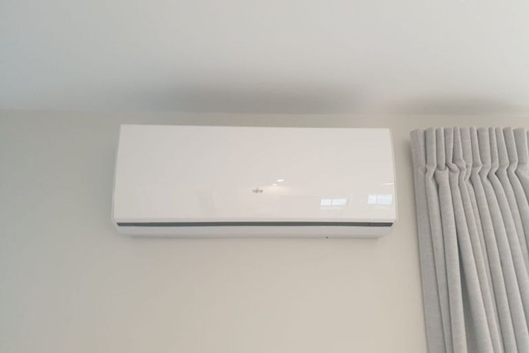 Photo of property in 6/15 Sunhill Road, Sunnyvale, Auckland, 0612