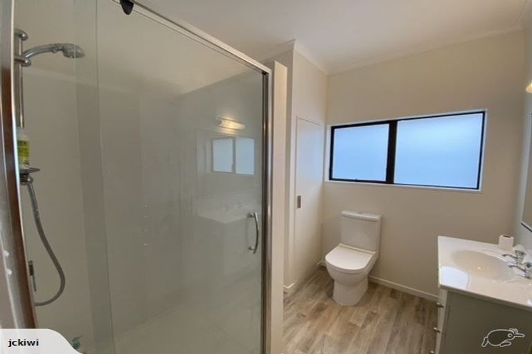 Photo of property in 1 Albert Hall Drive, Red Beach, 0932