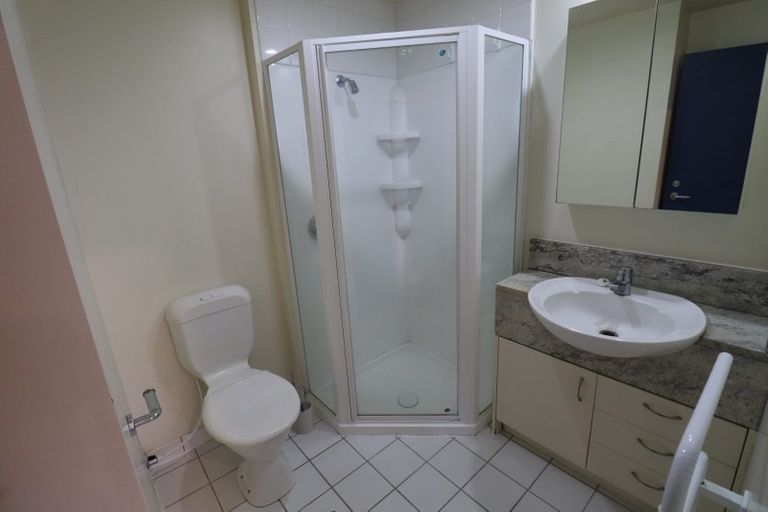 Photo of property in Terrace Heights Apartments, 9e/163 The Terrace, Wellington Central, Wellington, 6011