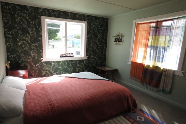 Photo of property in 35 Bushyhill Street, Tapanui, 9522