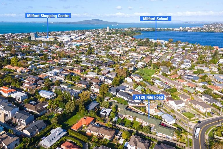 Photo of property in 3/120 Nile Road, Milford, Auckland, 0620