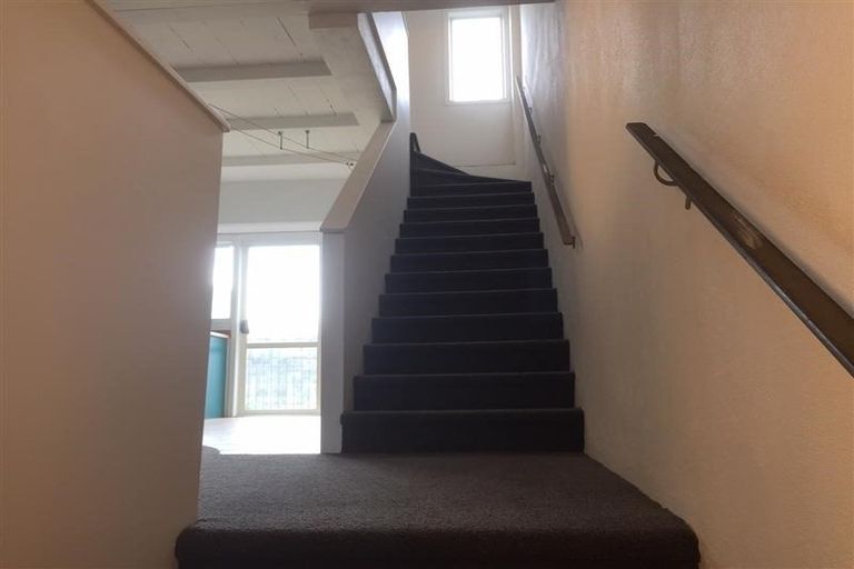 Photo of property in 10 Captain Scott Road, Glen Eden, Auckland, 0602