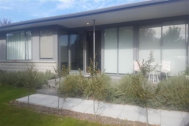 Photo of property in 15 Mirfield Place, Russley, Christchurch, 8042