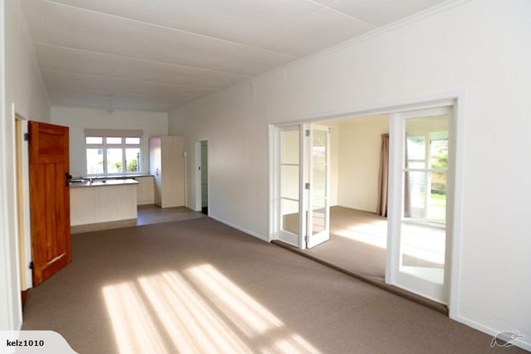 Photo of property in 40 Record Street, Fitzroy, New Plymouth, 4312