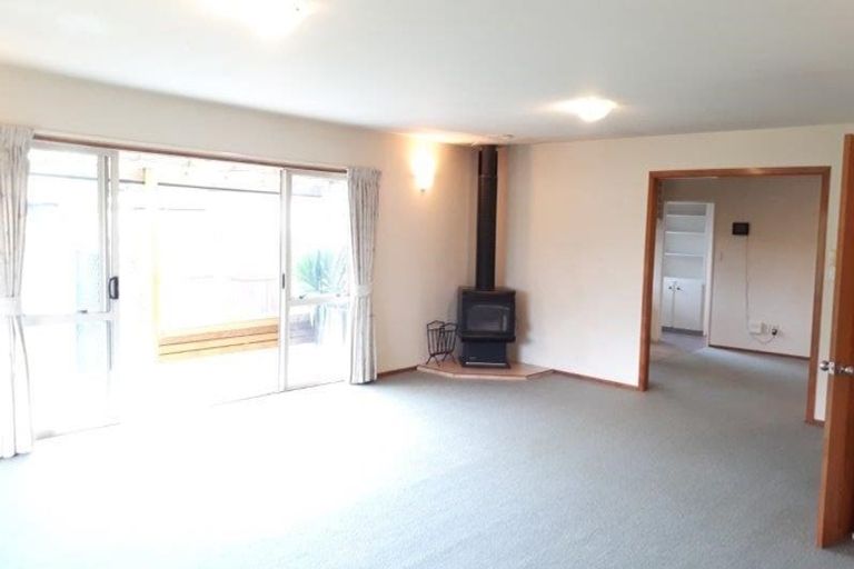 Photo of property in 16 Hewitts Road, Woodend, 7610