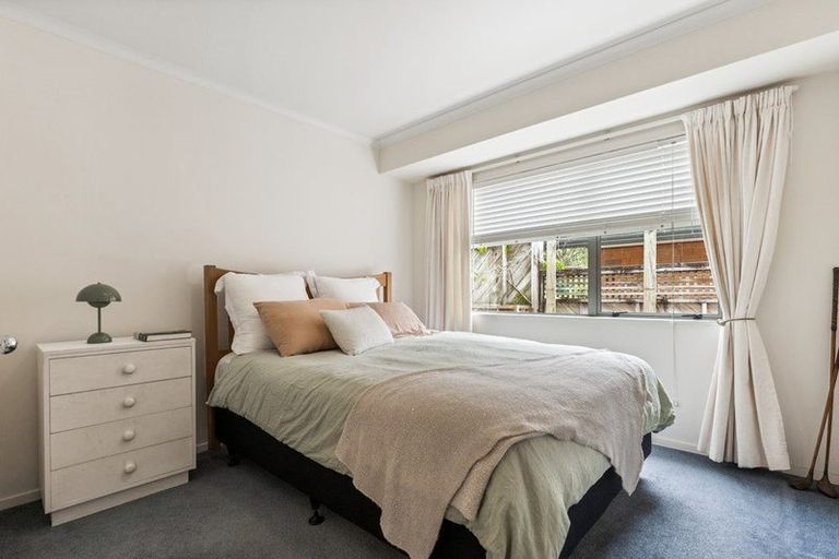 Photo of property in 2 Landing Drive, Albany, Auckland, 0632