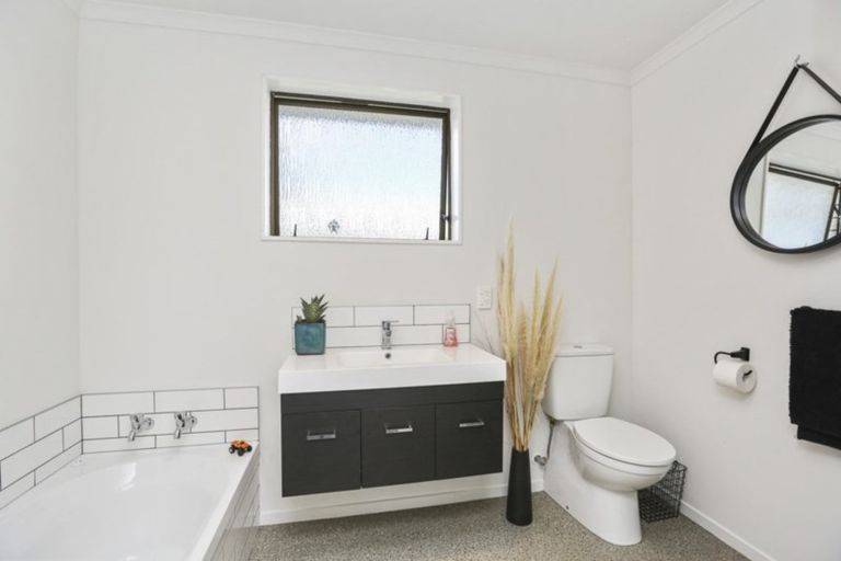 Photo of property in 1024 Mountain Road, Waiongana, Inglewood, 4389