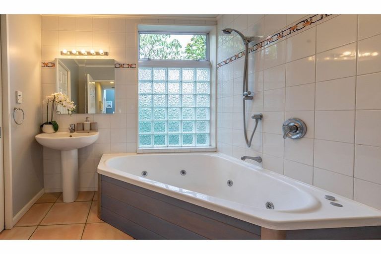 Photo of property in 20 Cashmere Road, Cashmere, Christchurch, 8022