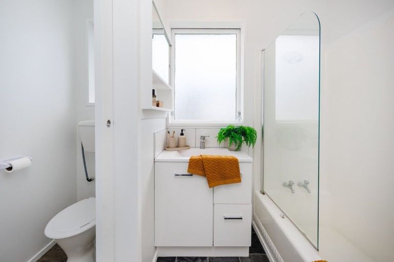 Photo of property in 78 Willoughby Street, Halcombe, Feilding, 4779