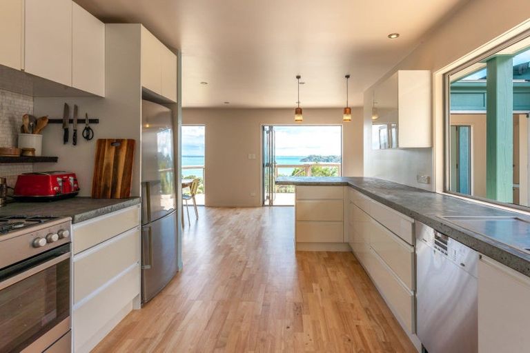 Photo of property in 12 Makora Avenue, Oneroa, Waiheke Island, 1081