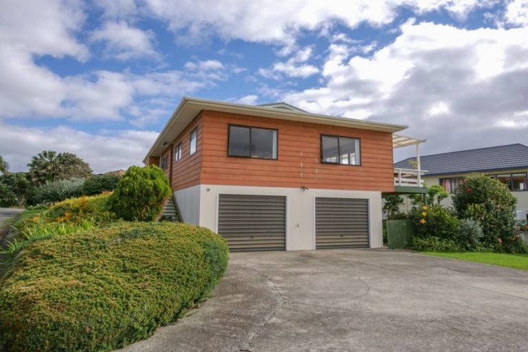 Photo of property in 19 Stratford Drive, Cable Bay, 0420