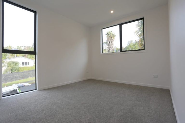 Photo of property in 13a King Richard Place, Browns Bay, Auckland, 0630