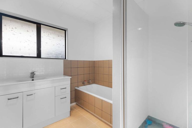 Photo of property in 1 Bullmore Place, Pukehangi, Rotorua, 3015