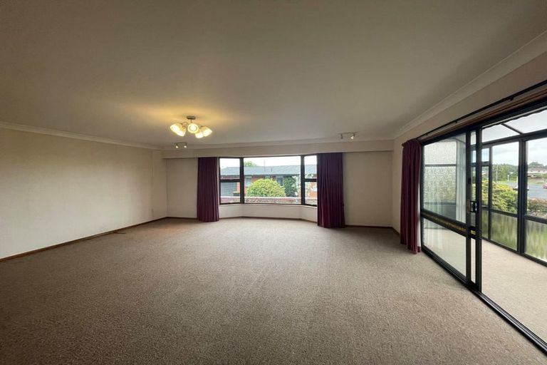 Photo of property in 15 Russell Street, Winton, 9720