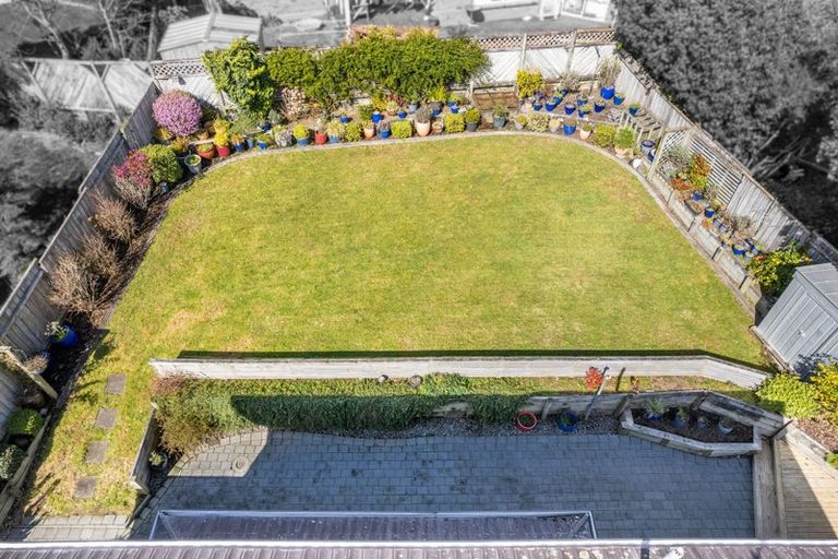 Photo of property in 12 Lanyon Place, Whitby, Porirua, 5024