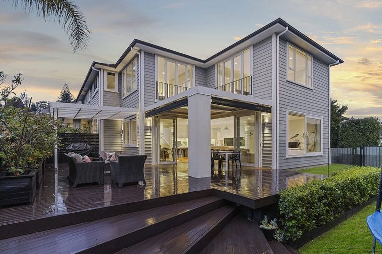 Photo of property in 8 Verley Rise, East Tamaki Heights, Auckland, 2016