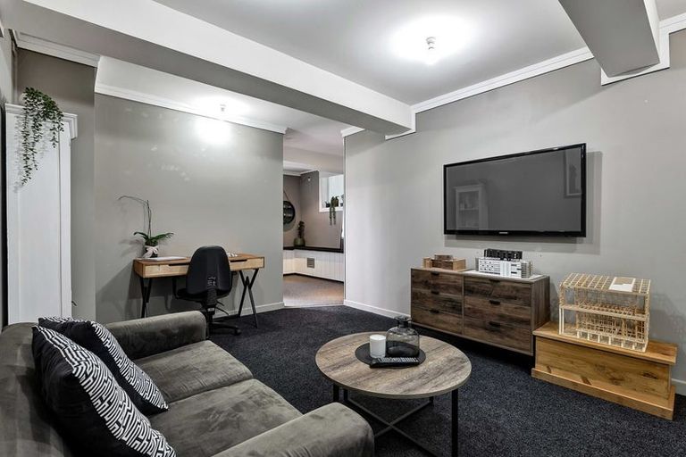 Photo of property in 116 Omata Road, Marfell, New Plymouth, 4310