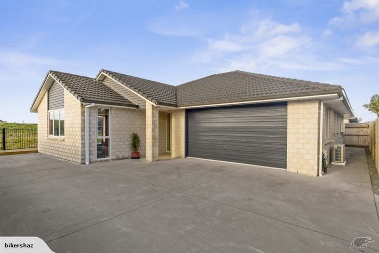 Photo of property in 10 Selliera Place, Papamoa Beach, Papamoa, 3118