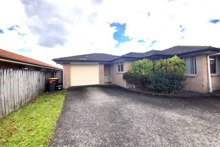 Photo of property in 87 Armoy Drive, East Tamaki, Auckland, 2016