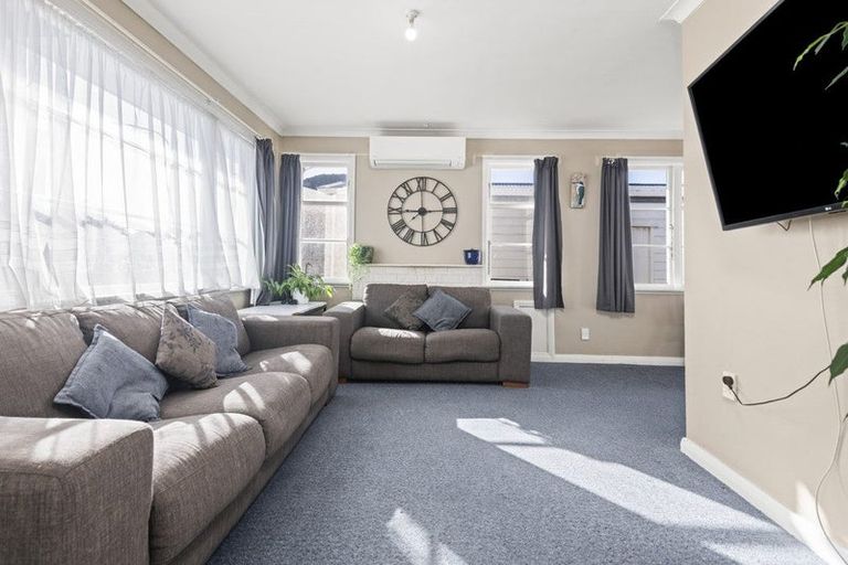 Photo of property in 38 Milton Street, Roslyn, Palmerston North, 4414