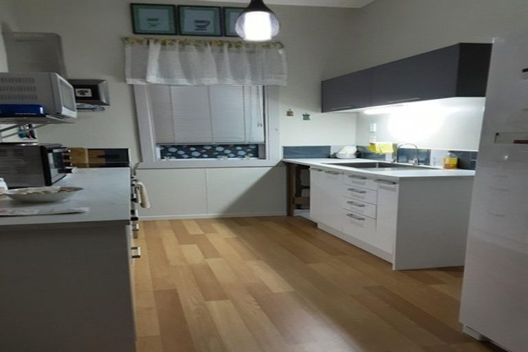 Photo of property in 129 Bridge Street, Eltham, 4322