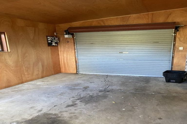 Photo of property in 12 Guthrie Road, Havelock North, 4130