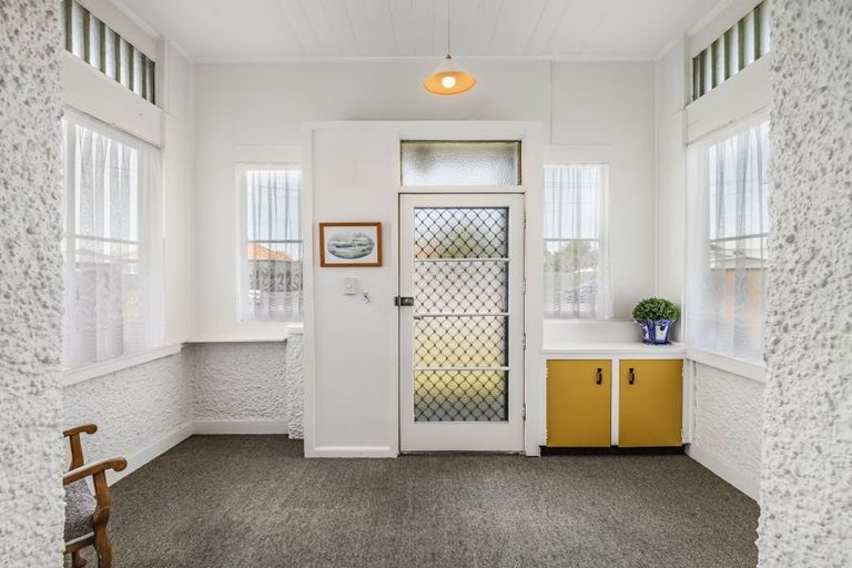 Photo of property in 1 Gunn Street, Gonville, Whanganui, 4501