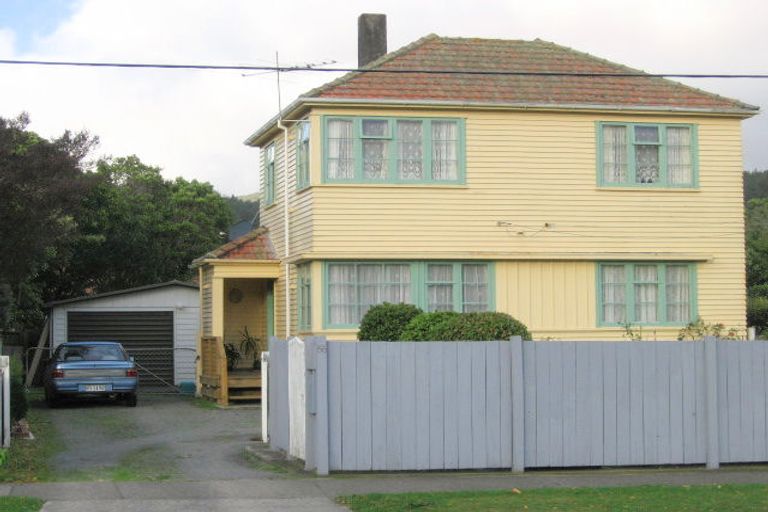 Photo of property in 56 Molesworth Street, Taita, Lower Hutt, 5011