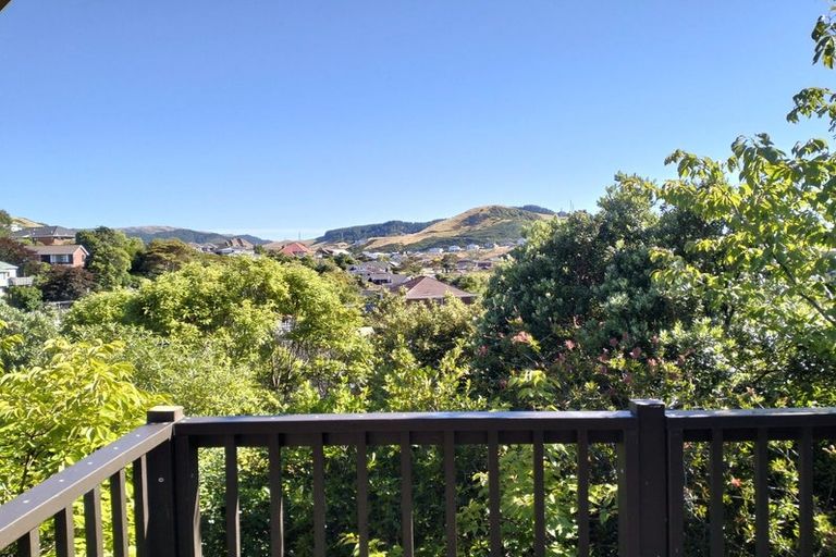 Photo of property in The Triangle, 2/33 Halswater Drive, Churton Park, Wellington, 6037