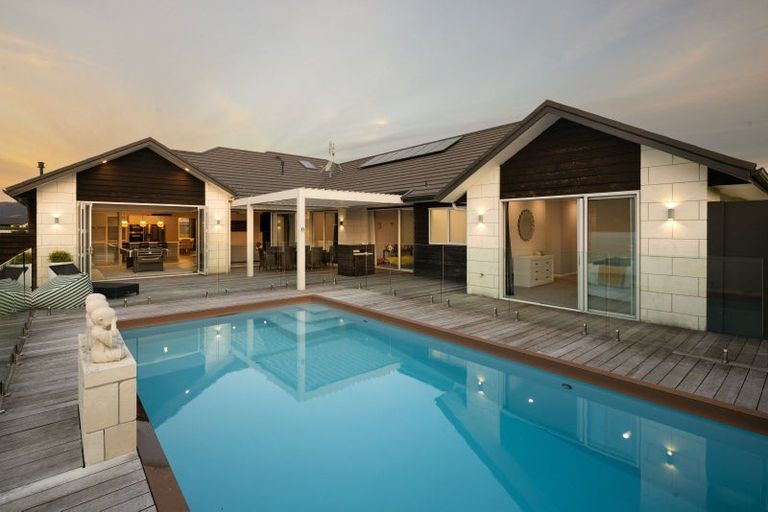 Photo of property in 19 Mike Smith Drive, Cambridge, 3434