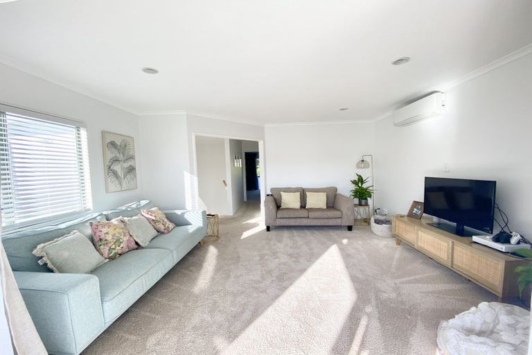 Photo of property in 12 Shannon Place, Torbay, Auckland, 0630