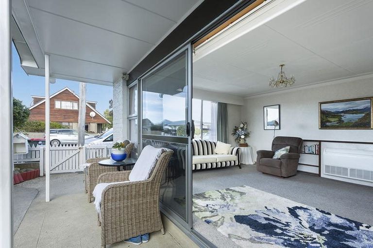 Photo of property in 160 Macandrew Road, South Dunedin, Dunedin, 9012