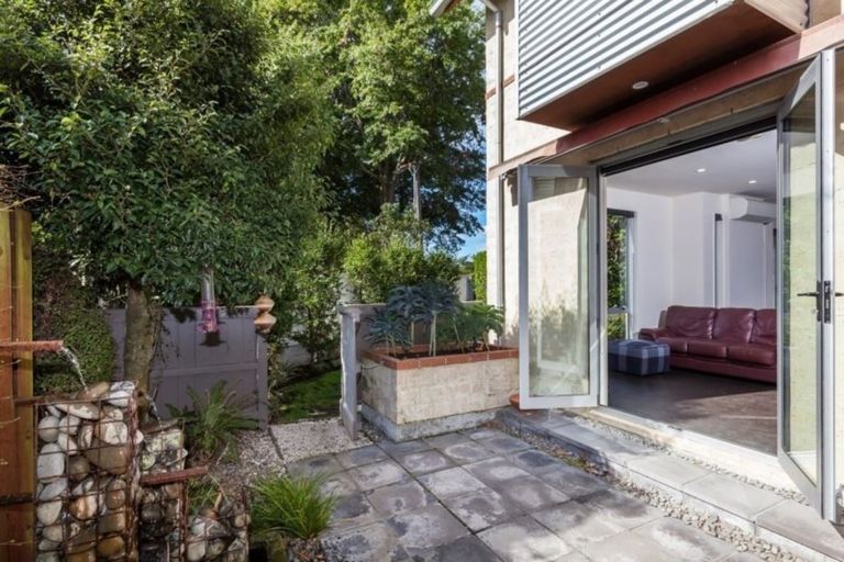 Photo of property in 1 Medbury Terrace, Fendalton, Christchurch, 8041