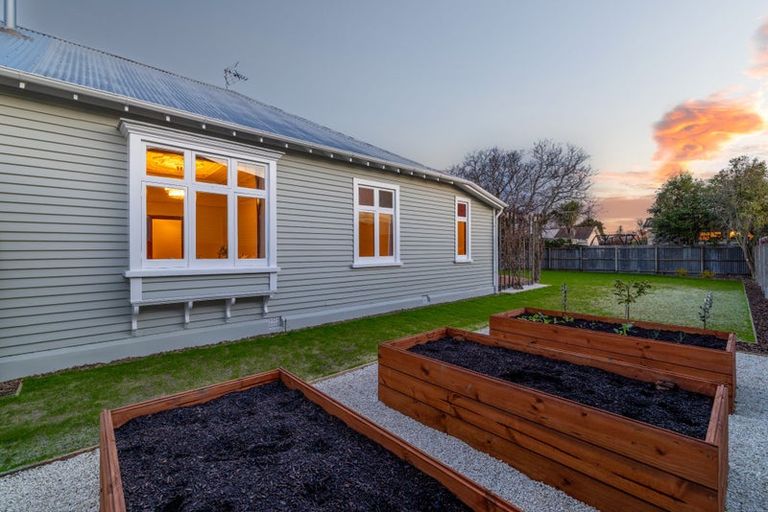 Photo of property in 354 Keyes Road, New Brighton, Christchurch, 8083