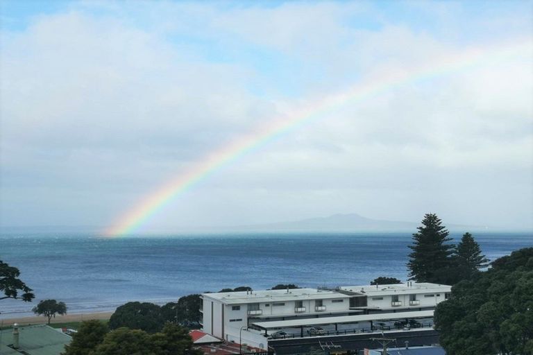 Photo of property in 1/29 Bayview Road, Browns Bay, Auckland, 0630