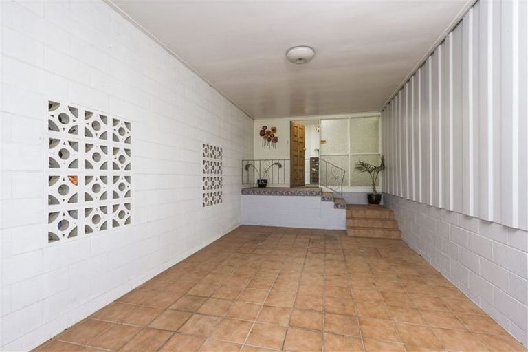 Photo of property in 3 Jellicoe Road, Murrays Bay, Auckland, 0630