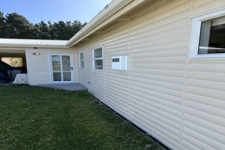 Photo of property in 17 Nunu Drive, Flat Point, Masterton, 5883