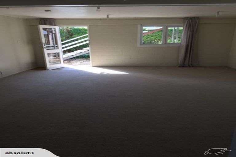 Photo of property in 2/15 Hanlon Crescent, Narrow Neck, Auckland, 0624