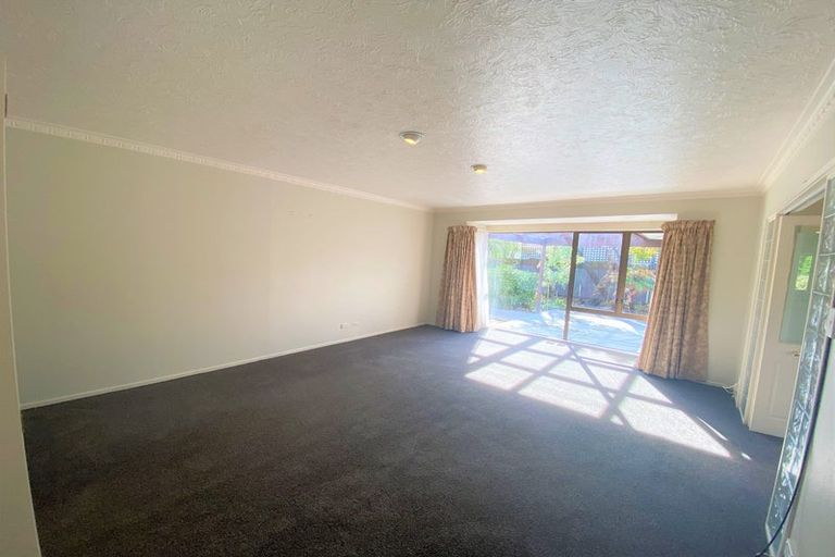 Photo of property in 15 Chatswood Place, Bishopdale, Christchurch, 8051